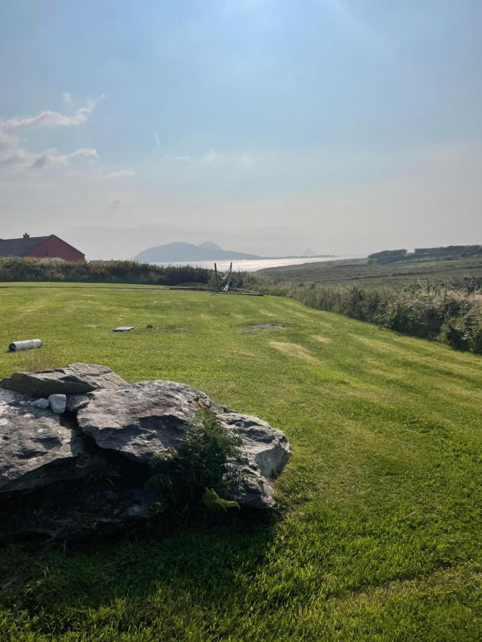 Capella Cabin Dunquin. Exterior photo